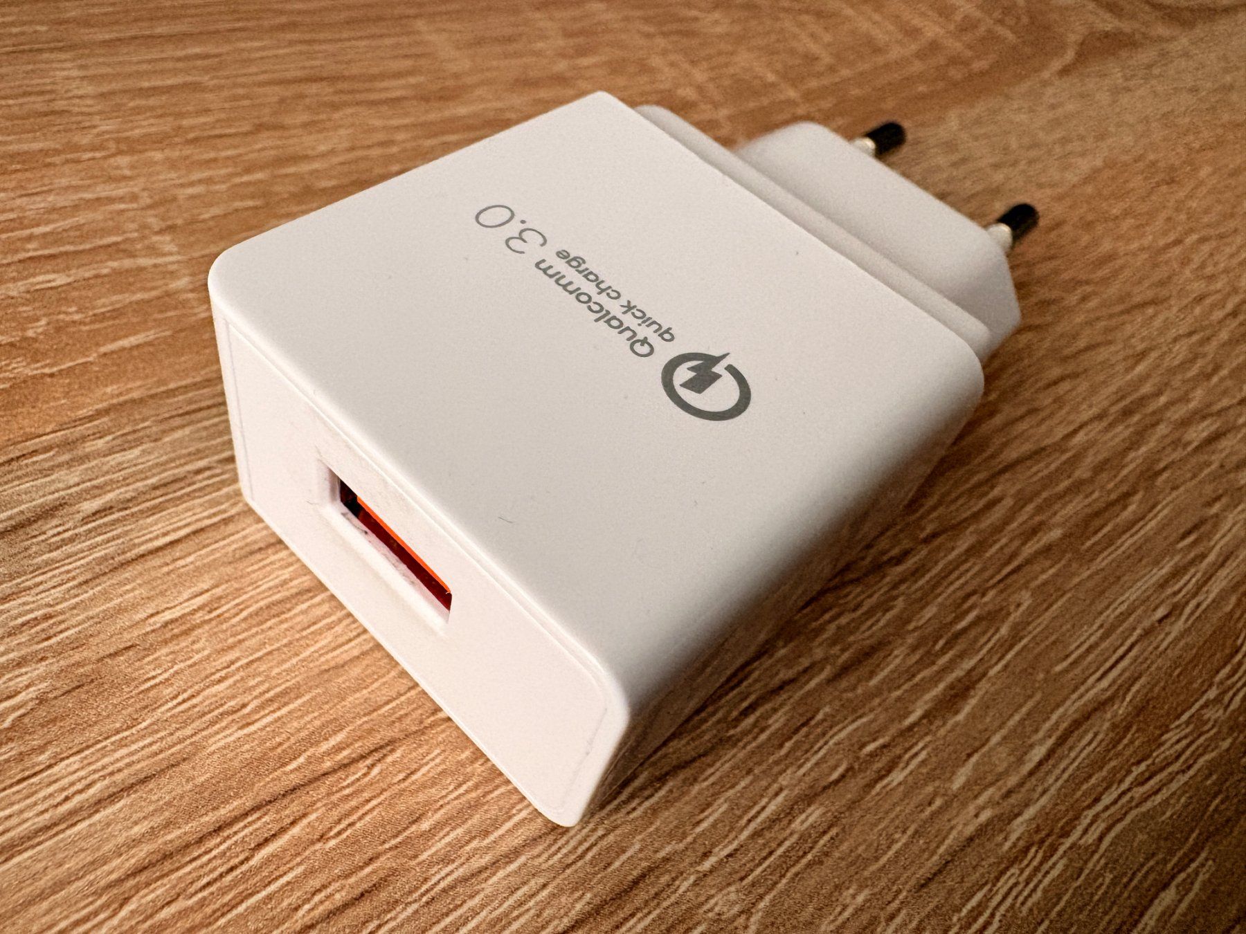 Caricabatterie: Schnell Ladegerät USB-A Quick Charge 3.0 – Nuovo e nell'imballaggio originale da Adlikon b.Regensdf venduto da Cappo