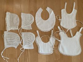 antike Puppen / Baby Hauben Lätzchen / antike Kleidung
