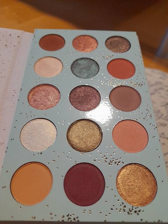 Make-up: Colourpop eyeshadow palette – Usato da Hochdorf venduto da gal_w9hk 4