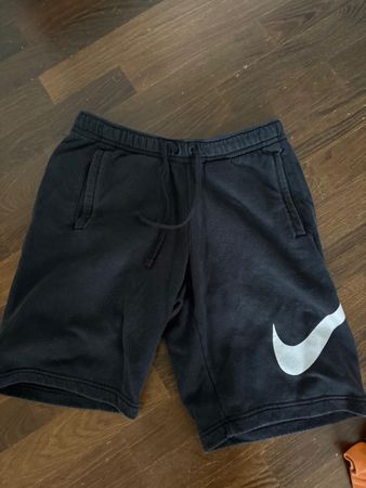 Nike kurze Hosen