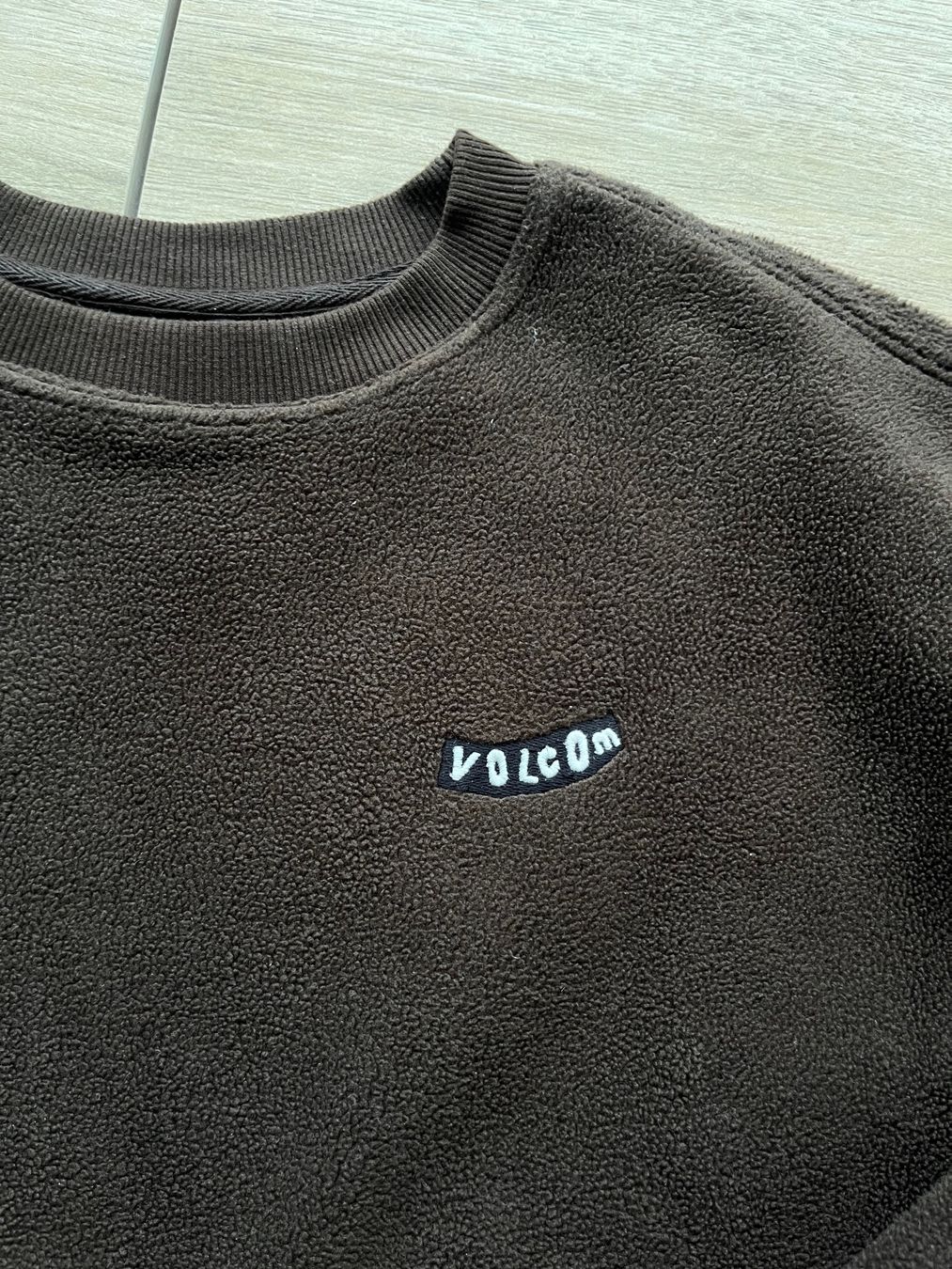 Pullover & Sweatshirts: Volcom Pullover – Gebraucht aus Zuzwil SG von dieschnellemichelle 1