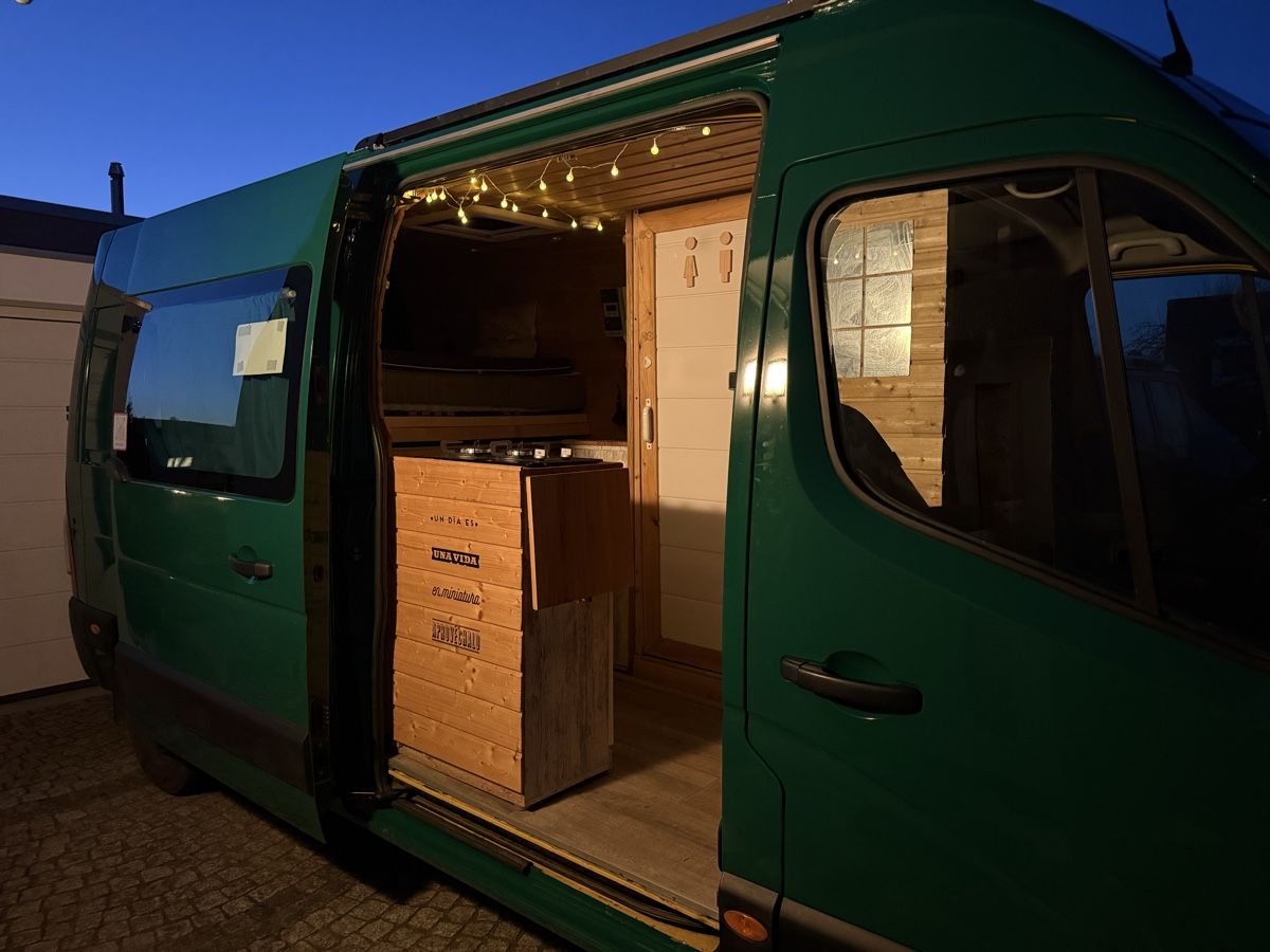 Renault Veicoli da campeggio: Womo. Van Camper Bus . MIETEN!! – Usato da Rümlang venduto da iSmartcamp