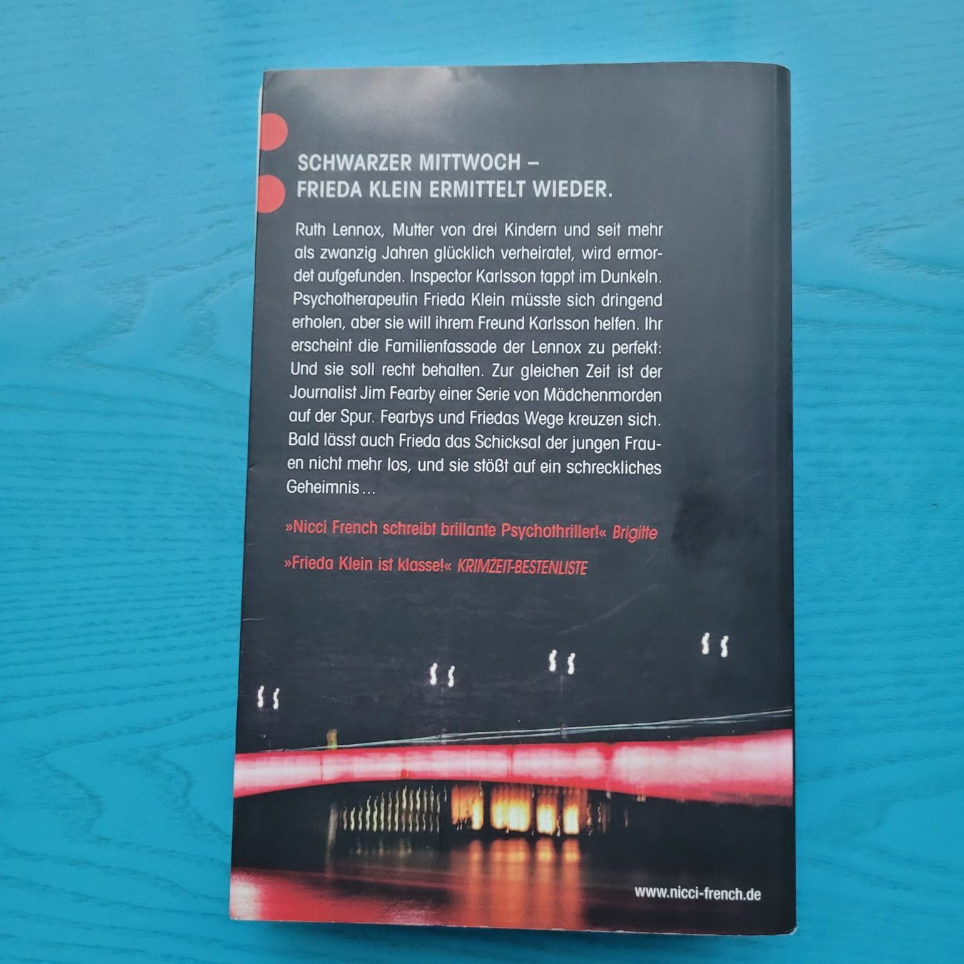 Bücher: Nicci French- Schwarzer Mittwoch – Gebraucht aus SCHÜBELBACH von CoKaHa 1