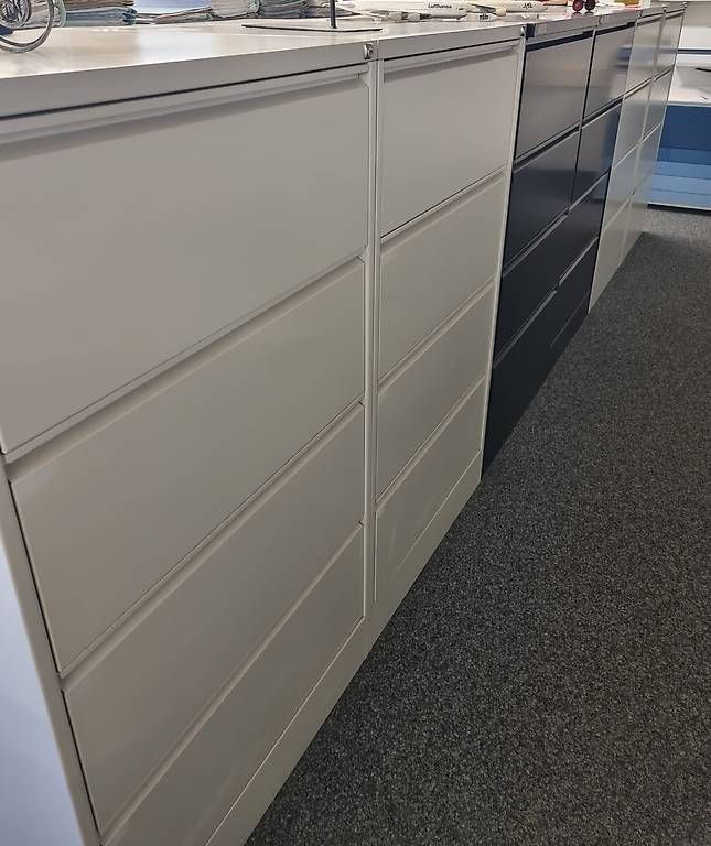 Armadi: Hängeregistraturschrank – Usato da Seengen venduto da Skecher