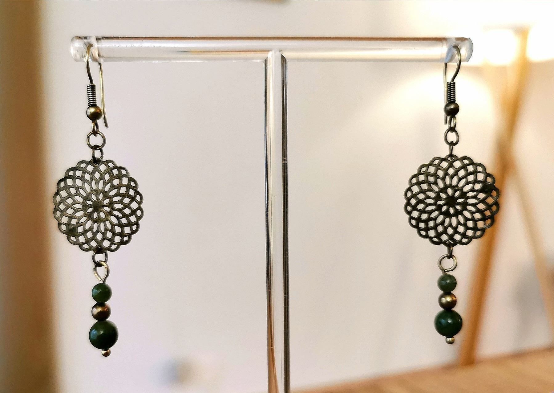 Orecchini pendenti & Orecchini a lobo: Boucles d'oreilles Laiton et Jade – Nuovo e nell'imballaggio originale da Veyrier venduto da Leilazizou 2