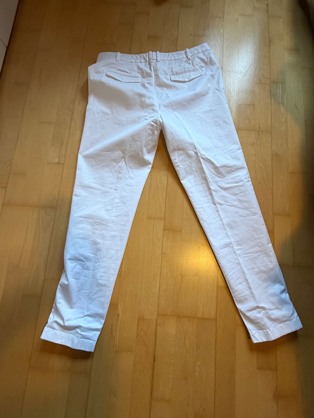 Esprit Pantaloni: Weisse ESPRIT Baumwollhose Gr 40 – Usato da Salenstein venduto da animay