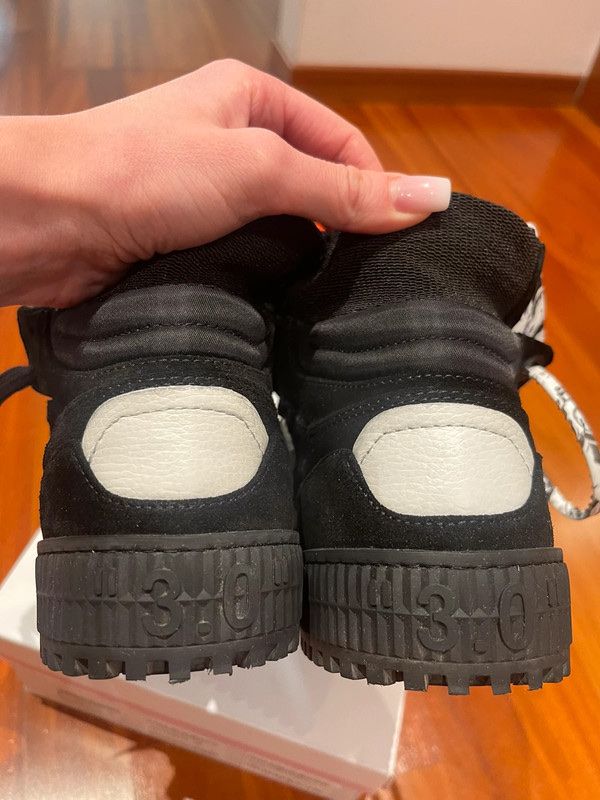 Off-White Scarpe da donna: Off white off court sneakers 36 37 – Nuovo (secondo la descrizione) da Kilchberg ZH venduto da cruella 5