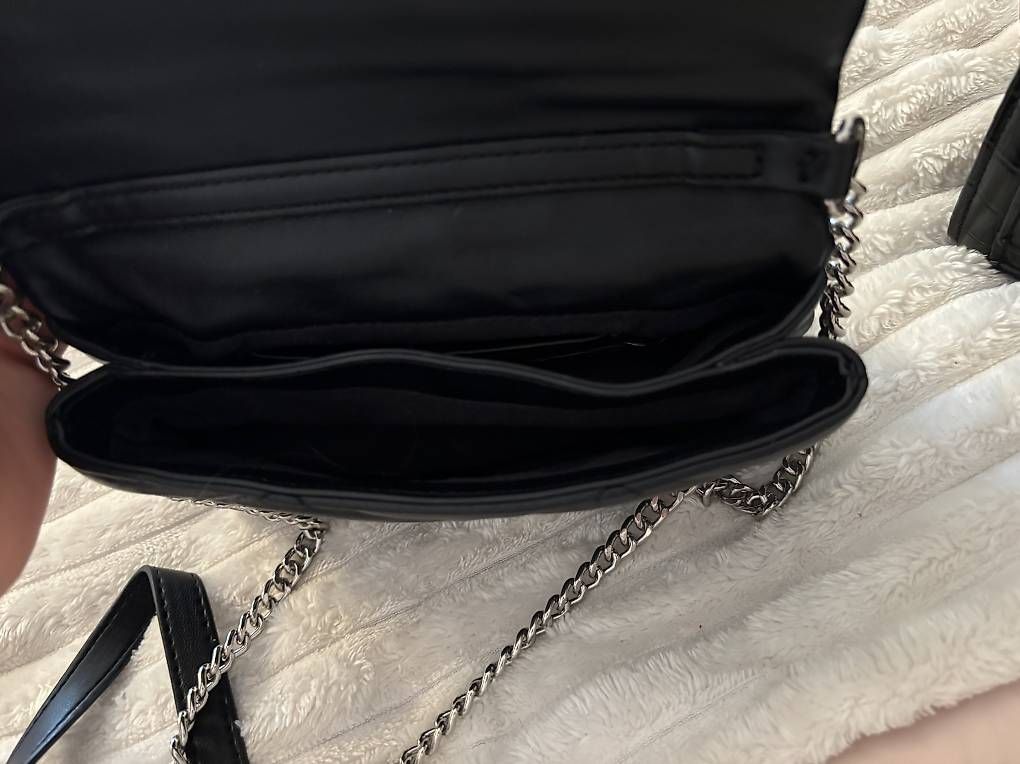 Borse da donna: Schwarze Umhängetasche – Usato da Kehrsatz venduto da ale_zpc6 3