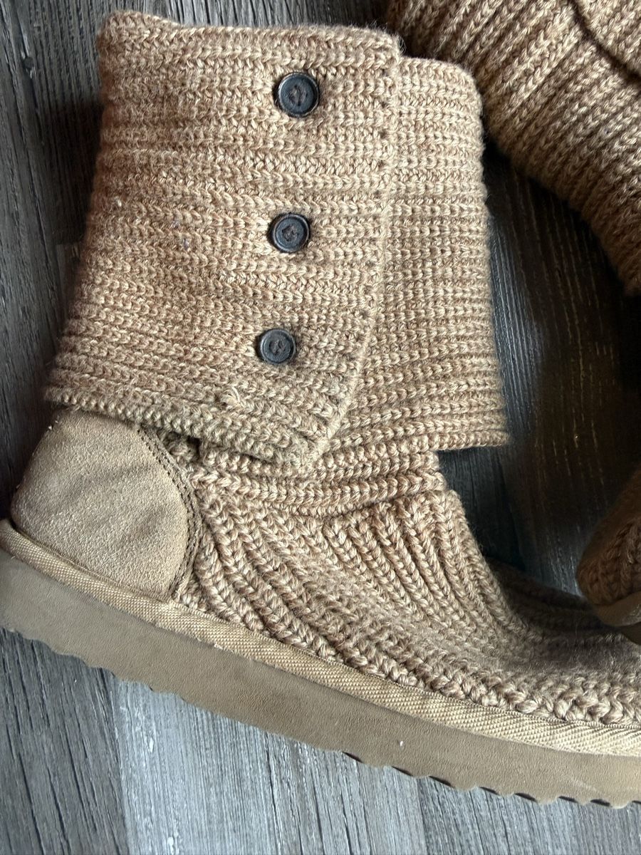 Ugg Scarpe da donna: Bottes UGG en tricot beige, taille 40 – Usato da Monthey venduto da Joseph-29 3