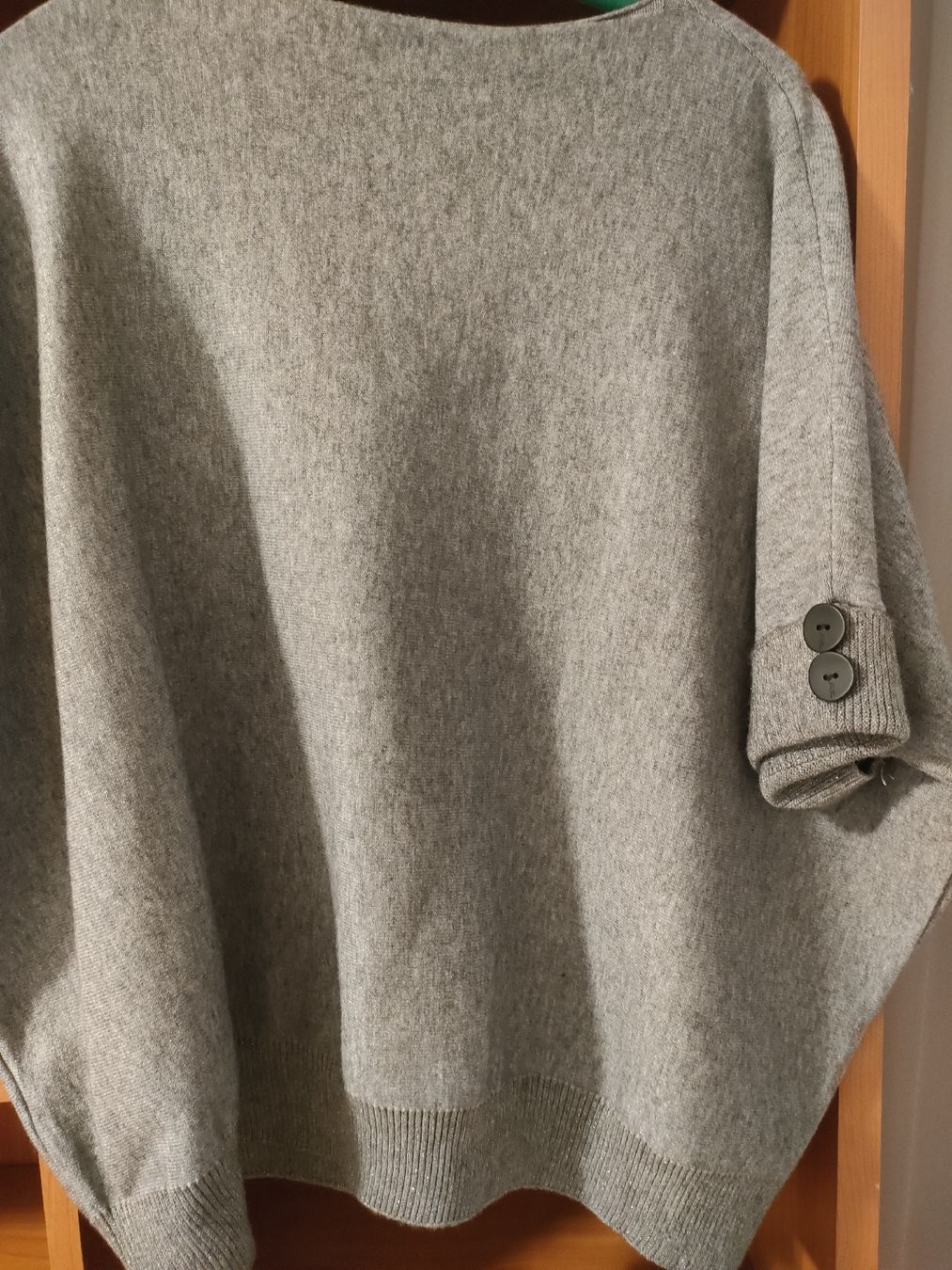 Pullover & Sweatshirts: Pullunder – Gebraucht aus Brugg AG von Mashaba 1