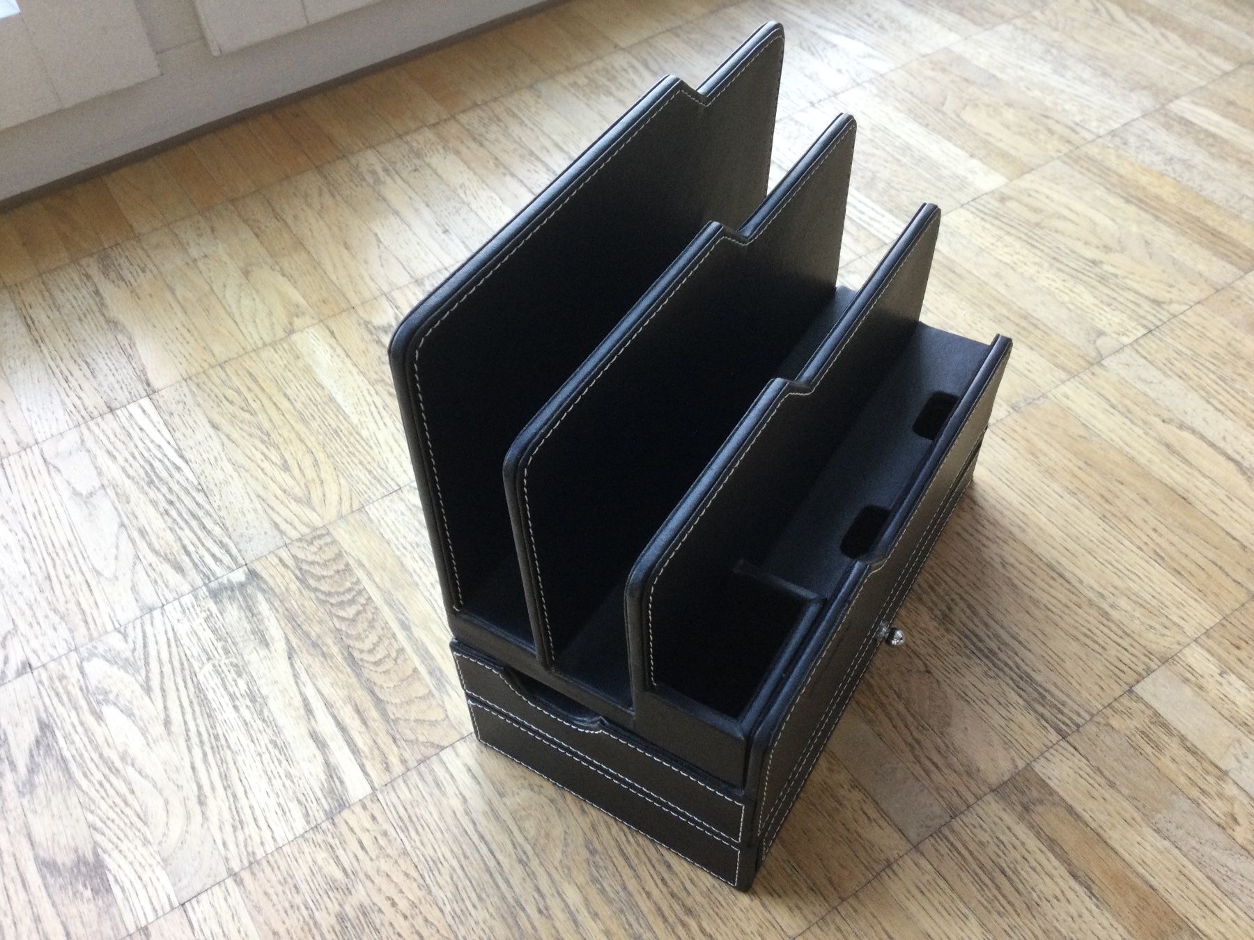 Docking station: Ladestation / Electronic Desk Charging Organizer – Nuovo (secondo la descrizione) da Zürich venduto da VorlonShadow 1