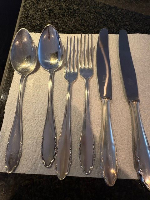 Set di posate: Versch. Besteck Silber – Usato da Schübelbach venduto da S1CH 1