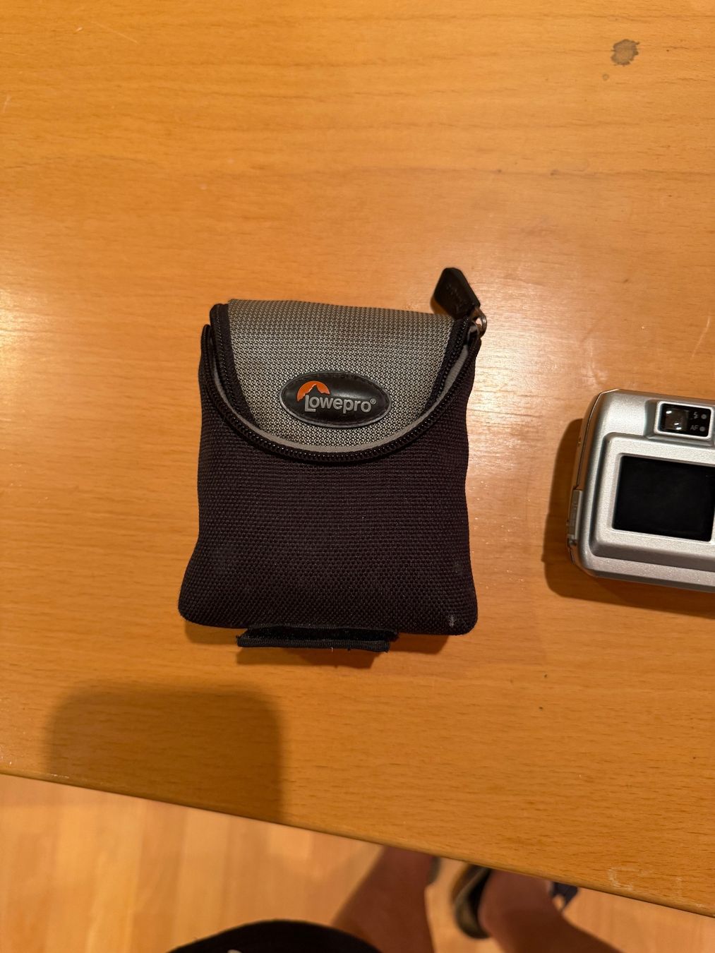 Nikon Fotocamera: Nikon Coolpix 3200 Kamera silber mit Tasche – Difettoso da Herzogenbuchsee venduto da beni91 3
