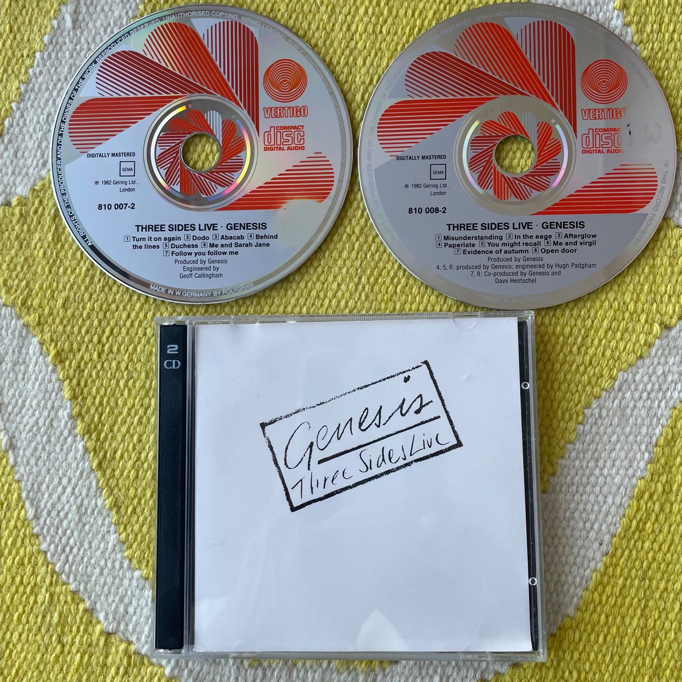 CDs: GENESIS-2CD THREE SIDES LIVE – D'occasion à Rorschacherberg par CD-Roli