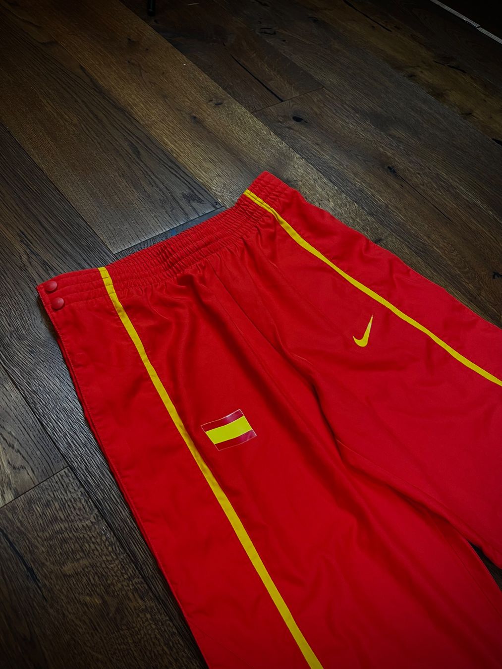 Nike Pantaloni: Rote Nike Trainingshosen – Nuovo (secondo la descrizione) da Lindau venduto da KT_Vintage 2