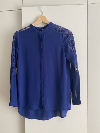 Chemisier bleu dentelle The Kooples XS élégant