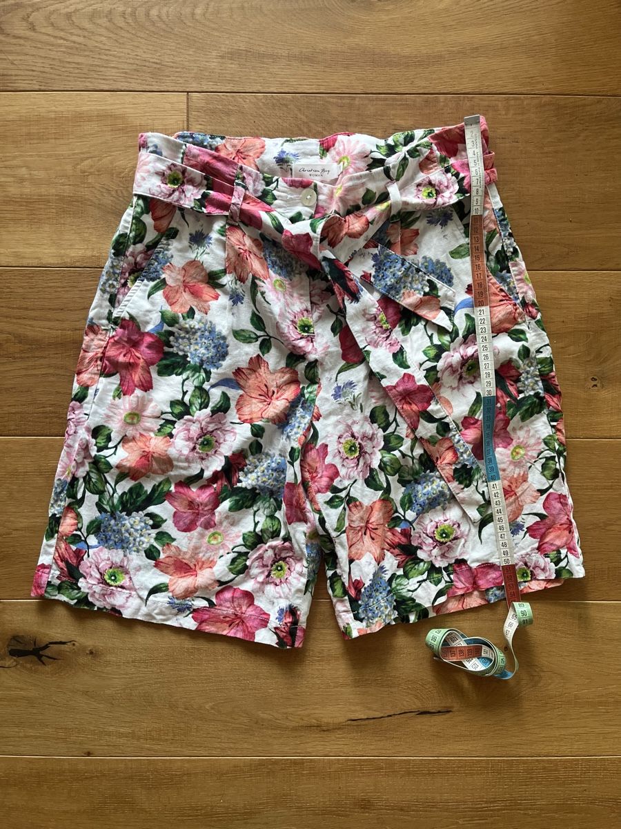 Pantalons: Damen Bermuda Blumenmuster Grösse 40 – D'occasion à Uster par Tansanit 1