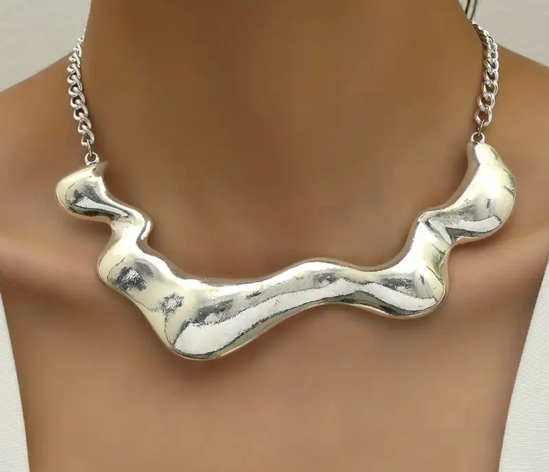 Ketten: Perfekter Auftritt - edles/seltenes Modeschmuck-Collier,40cm – Neu und originalverpackt aus Winkel von ferrari2022