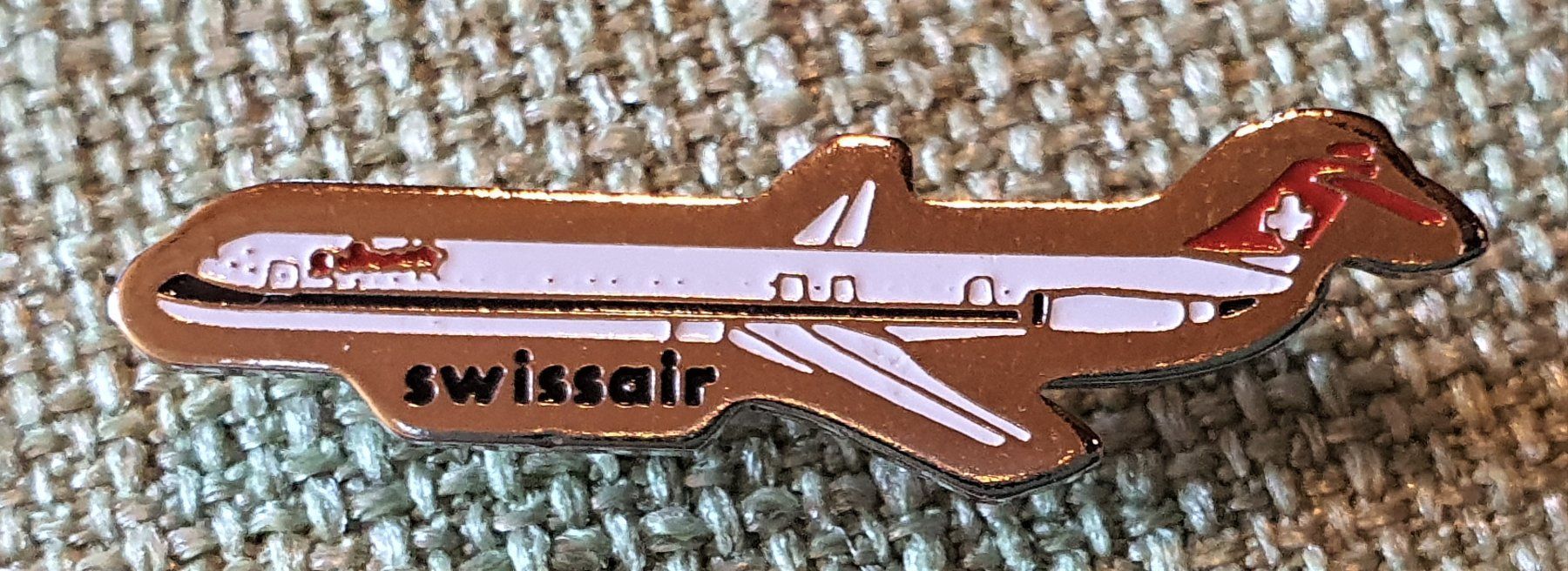 Swissair Placchette & Badge: L933 - Pin Flugzeug Swissair MD - 81 – Usato da Reinach BL venduto da Boston-Verkauf