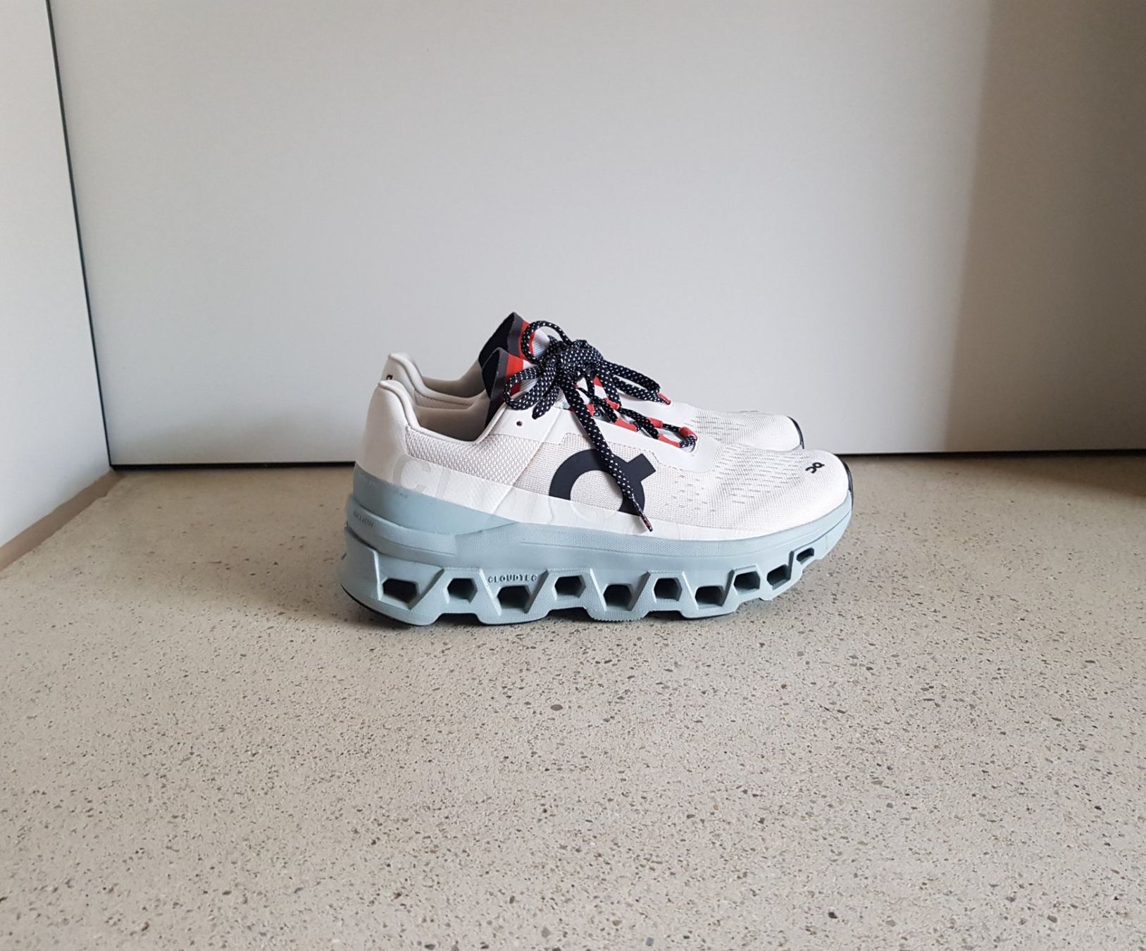 On Scarpe da uomo: On Cloudmonster Helion Grösse 41 – Usato da Basel venduto da Birs868