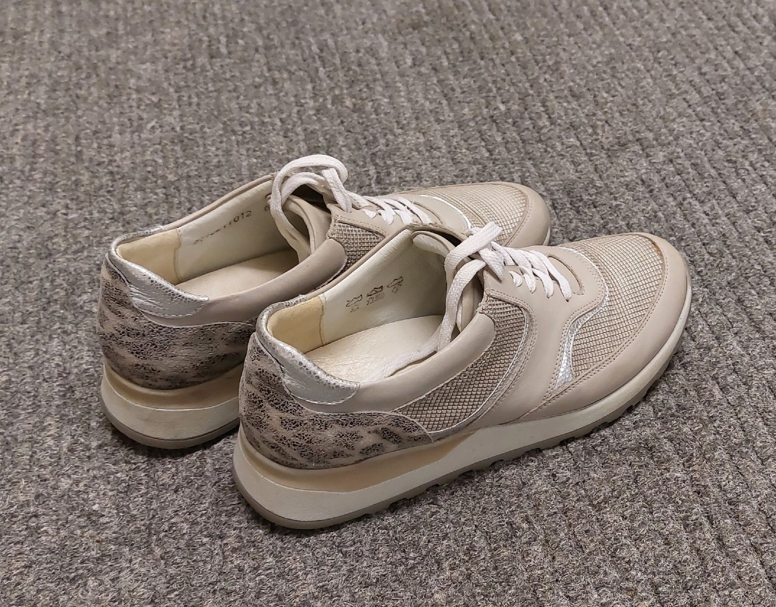 Scarpe da donna: Waldlaufer Sneakers, Gr. 40 – Usato da Weiach venduto da fra_2xkf 1