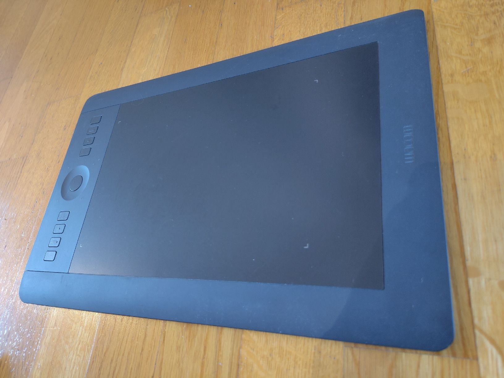 Wacom Tablet PC: Wacom PTH-651-DEIT Intuos Pro Grafik-Tablett – Usato da Liebefeld venduto da uhcbiel17 2
