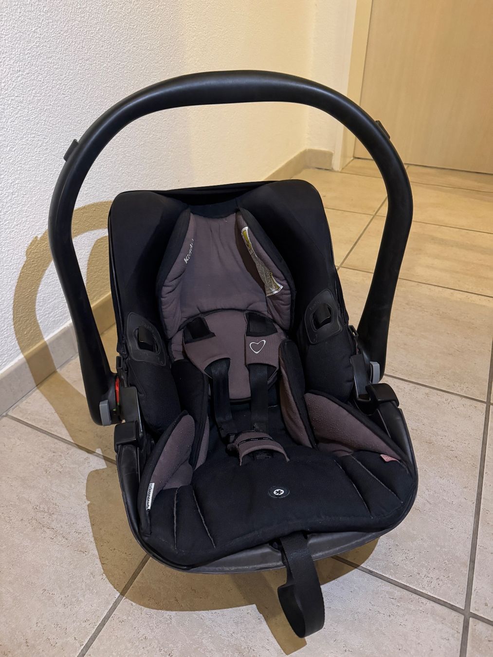 Kiddy Auto-Kindersitze: Kiddy Evolution Pro Babyschale inkl. Isofix Base 2 – ab 1.- – Gebraucht aus Niederweningen von Laborantin7 1