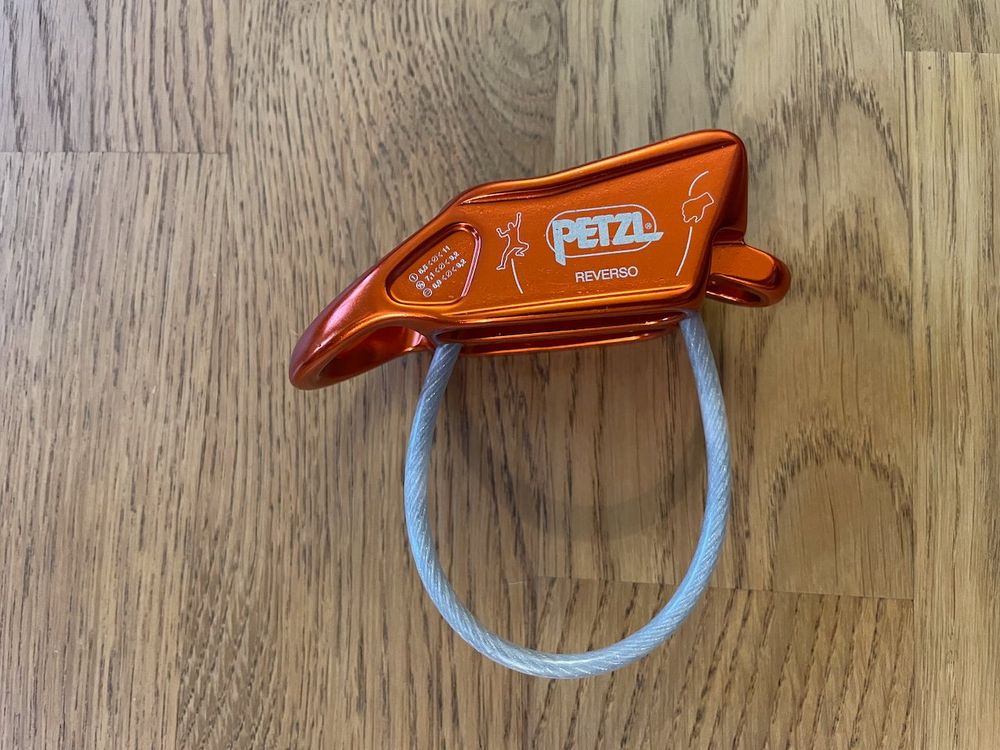 Petzl Reverso Sicherungs- und Abseilgerät – fast neu (Gebraucht) in ...