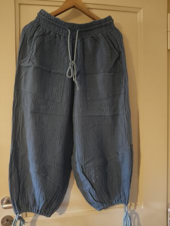 Luftige Sommerhose Capri Hose Blau Gr.L/XL gebraucht