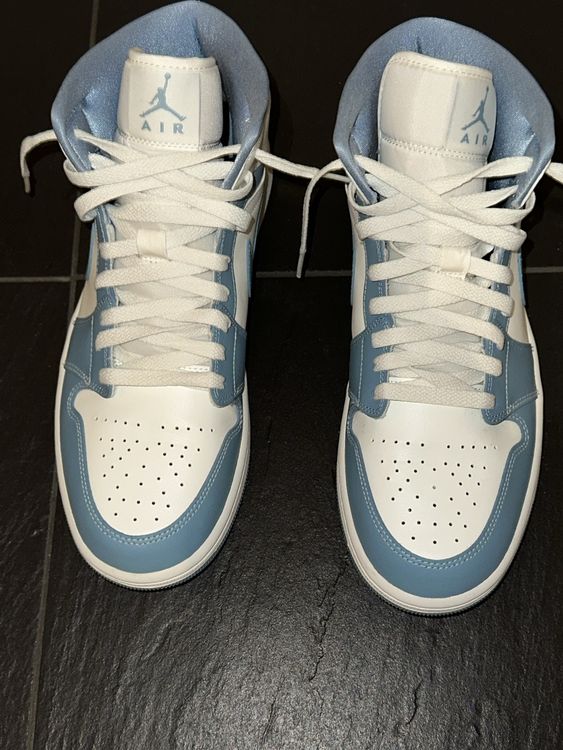 Jordan Chaussures hommes: Air Jordan 1 Mid UNC – Neuf avec emballage d'origine à St.Gallen par Ha-Ha 1