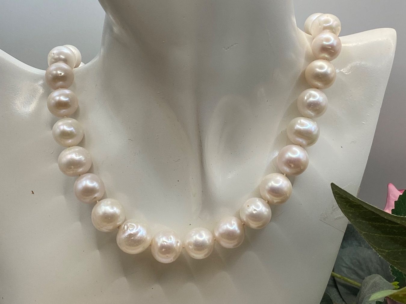 Catenine: Süsswasserperlen Collier mit leichtem beigen Überton – Nuovo (secondo la descrizione) da Luzern venduto da S.Kern01 2