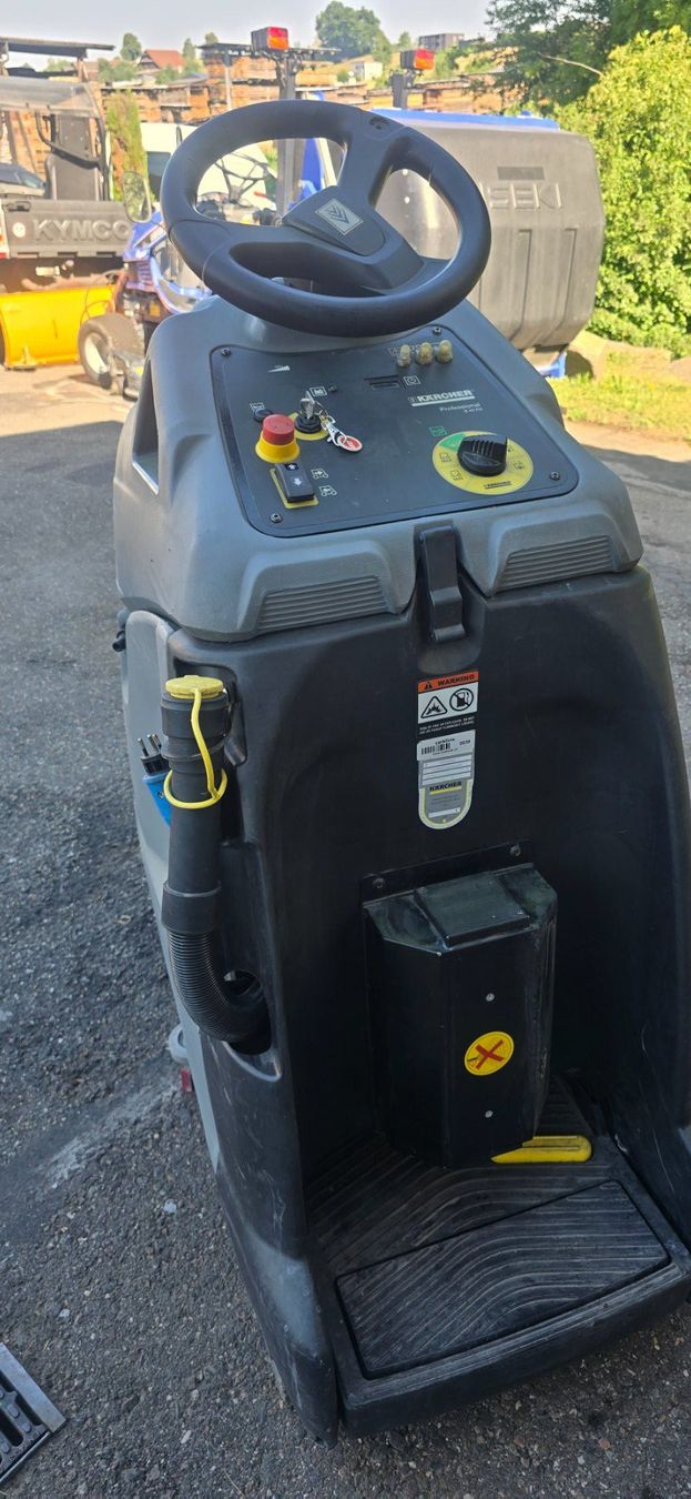 Kärcher Alle Maschinen: Karcher Scheuersaugmaschine gebraucht professionell einse... – Gebraucht aus Rain von Fafan069 7