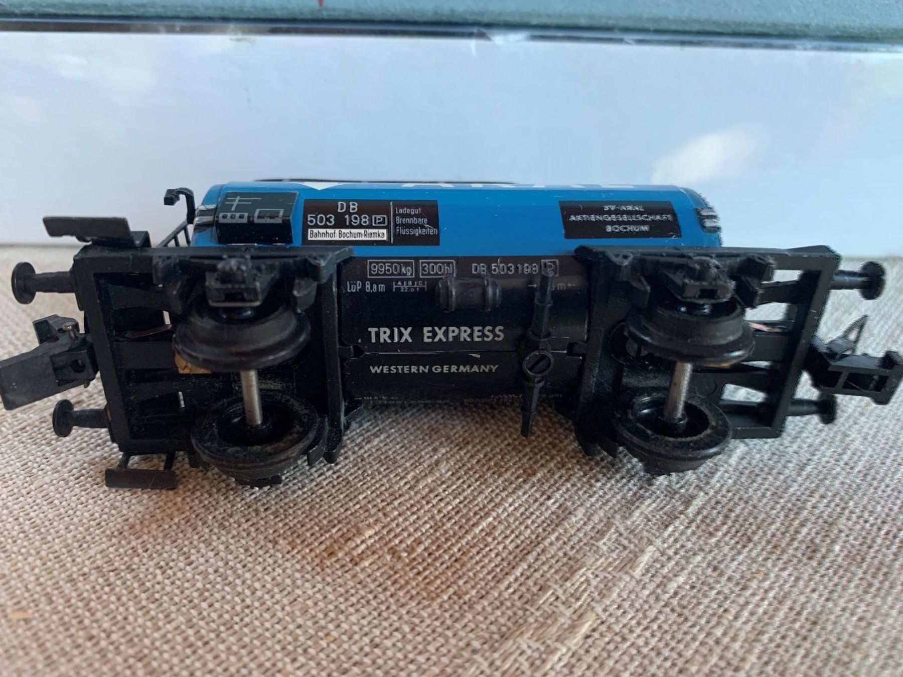 Trix Modelleisenbahnen: 4 Aral Tankwagen Trix H0 – Gebraucht aus Volketswil von zwitsch33 6