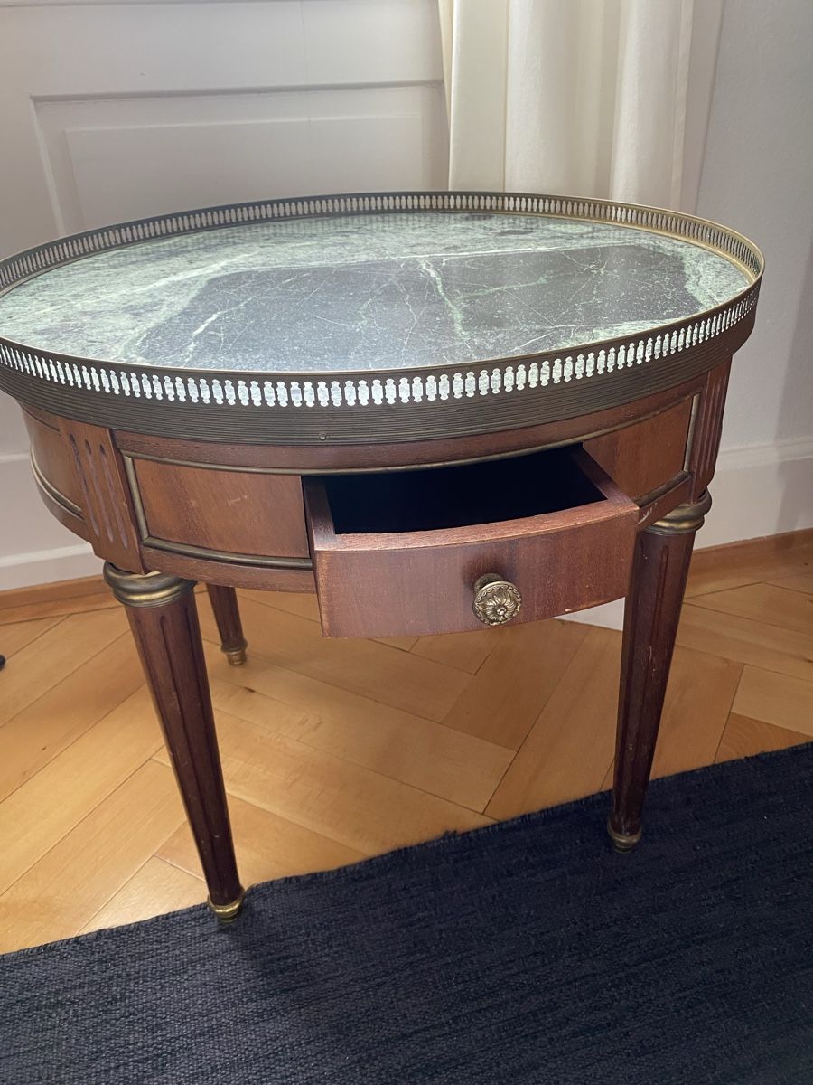 Tables: Table de jeu en bois et marbre vert – D'occasion à Lausanne par sebrep