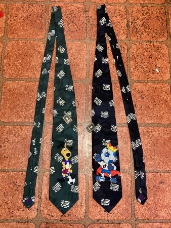 Weltmeisterschaft 94 Krawatten USA & Japanese Maskotten NEU!