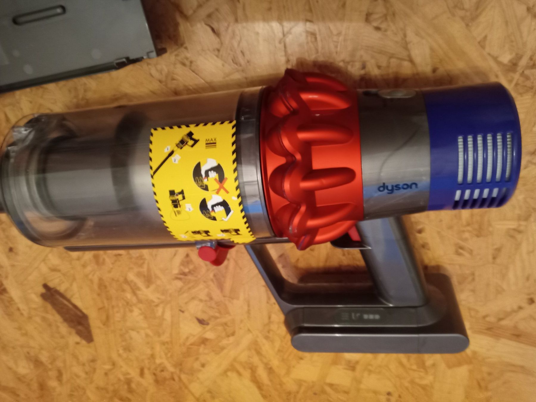 Dyson Staubsauger & Zubehör: Dyson V10 Staubsauger – Gebraucht aus Prez-vers-Siviriez von Monija70 6