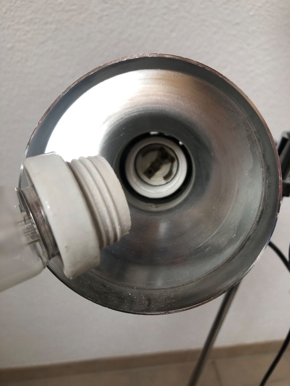 Lampen: Sehr schöne seltene Designer Stehlampe mit 2 Leuchte – Gebraucht aus Sirnach von Gozogo 6