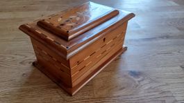 Schatulle mit Einlegearbeiten