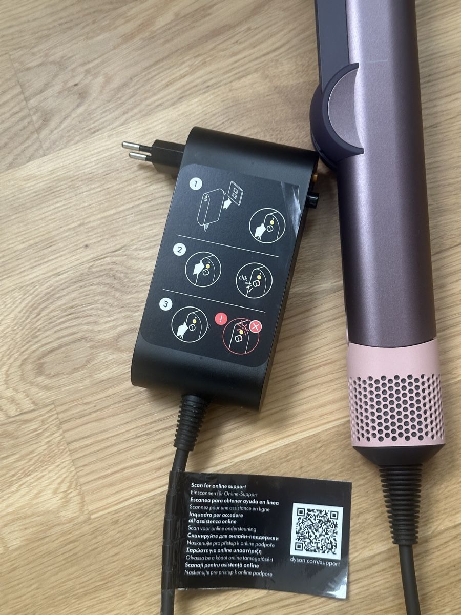 Dyson Sèche-cheveux: DYSON Glätteisen Airstrait – D'occasion à Sirnach par ayterzi 5
