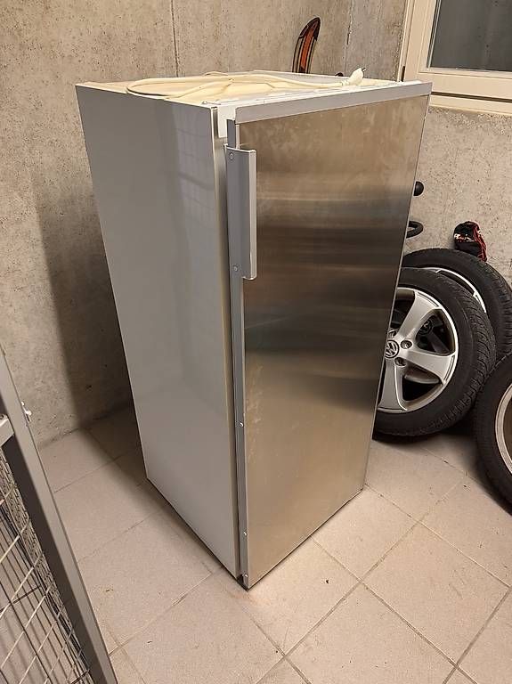 Electrolux Frigoriferi: Electrolux Kühlschrank 225 l mit Gefrierfach – Usato da Lausen venduto da 160899 1