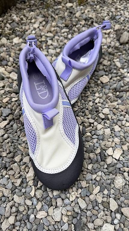 Scarpe per ragazzi: Wasserschuhe Gr. 32 – Usato da St. Gallen venduto da Ichwillsbillig