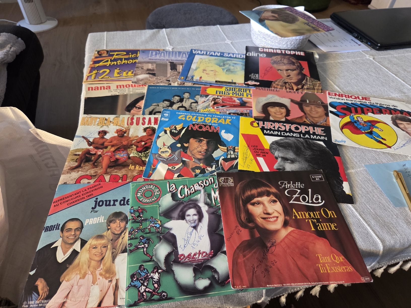 Schallplatten: lot de 45 tours – Neu (gemäss Beschreibung) aus la Chaux-de-Fonds von Firenze6 8