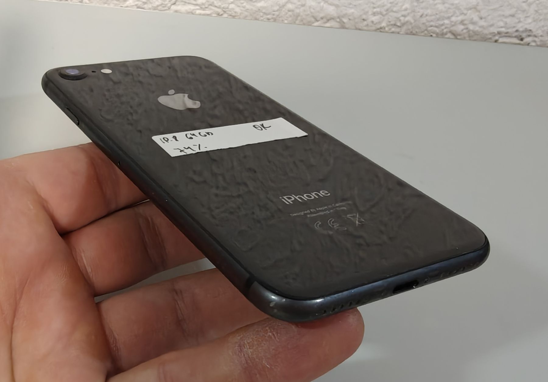 Apple Telefoni cellulari / Smartphones: iPhone 8 64GB Schwarz – Usato da Ehrendingen venduto da Rocky985 2