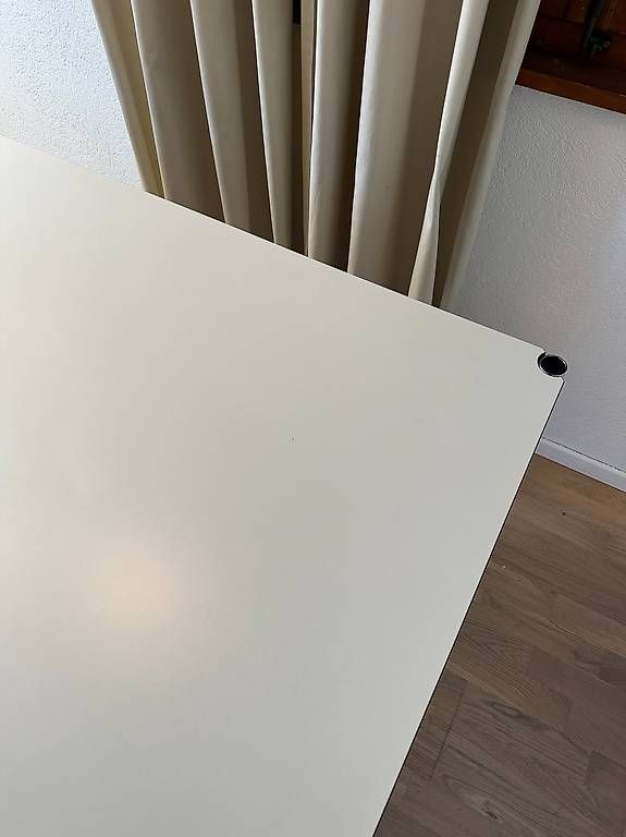 USM Tische: Table USM Haller en stratifié gris perle // Ref. AY0353 – Gebraucht aus Ravoire von ARKY_s 4