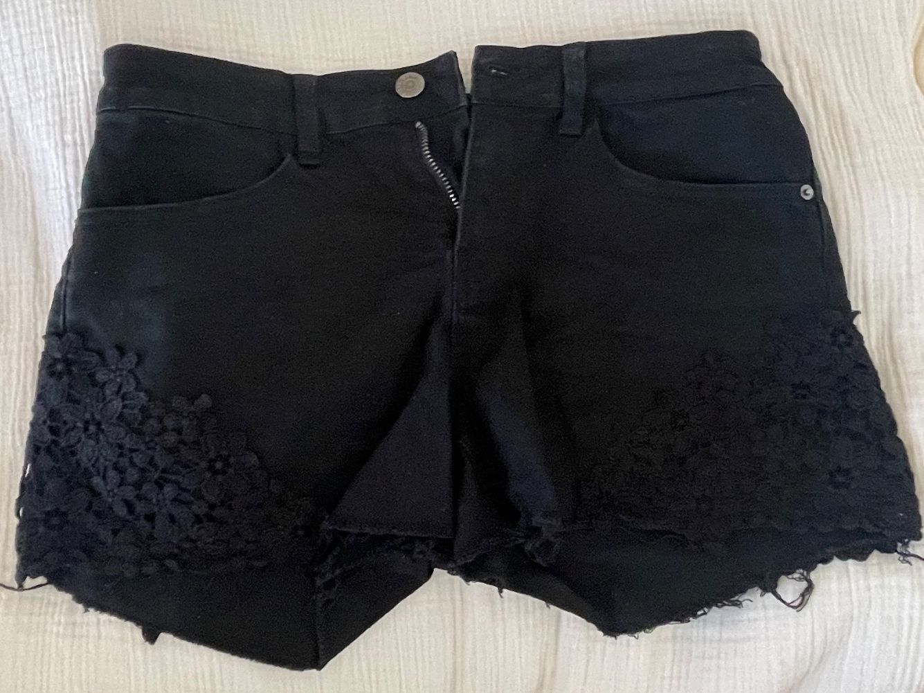 Pantaloni: Shorts schwarz, Grösse M – Usato da Nidau venduto da sve_2thh