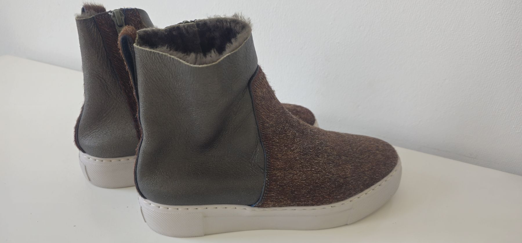 Scarpe da donna: Kunstfell Schuhe Gr. 39 – Usato da Luzern venduto da TausendD 1
