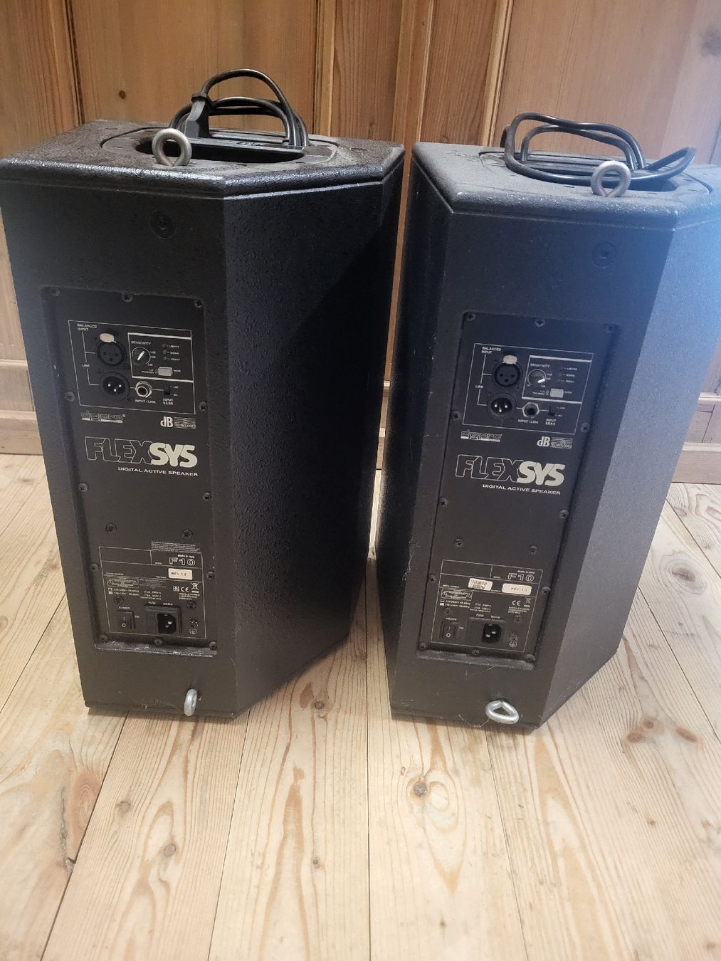 DB Technologies Casse acustiche: 2x dB Technologies FlexSys F10 Aktiv Lautsprecher gebraucht – Usato da Thal venduto da svsch 1