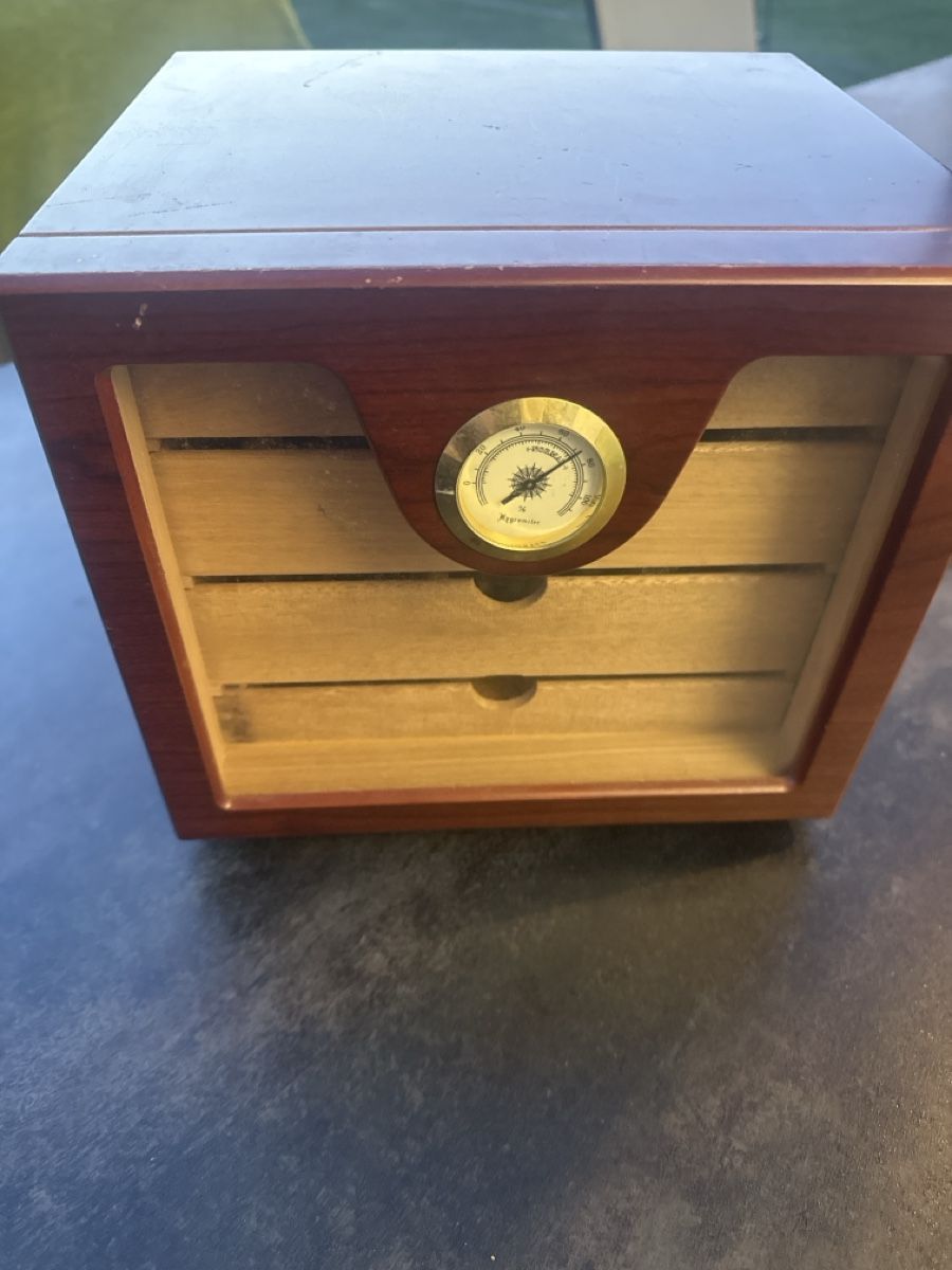 Humidificateurs: Humidor – D'occasion à Horriwil par Carrera68