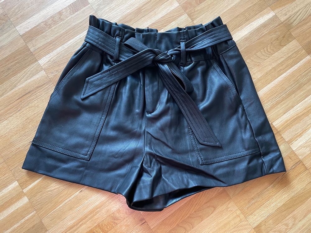 Zara Faux Leather Shorts | Kaufen auf Ricardo