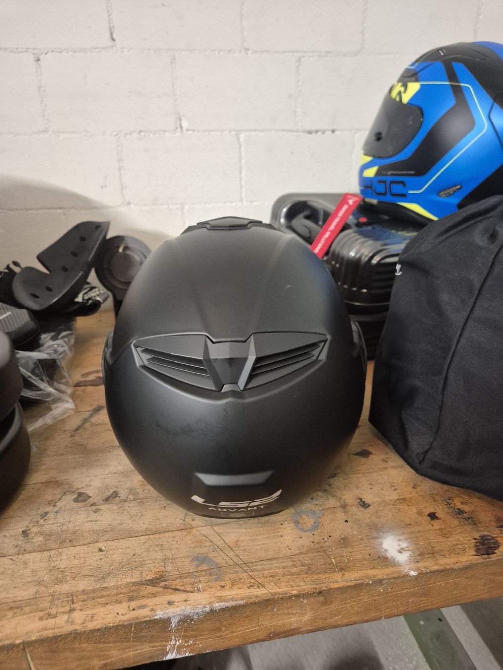 Casques & visières: Neuwertiger LS2 Helm – Neuf (Voir description) à Tuggen par Patrick820 2